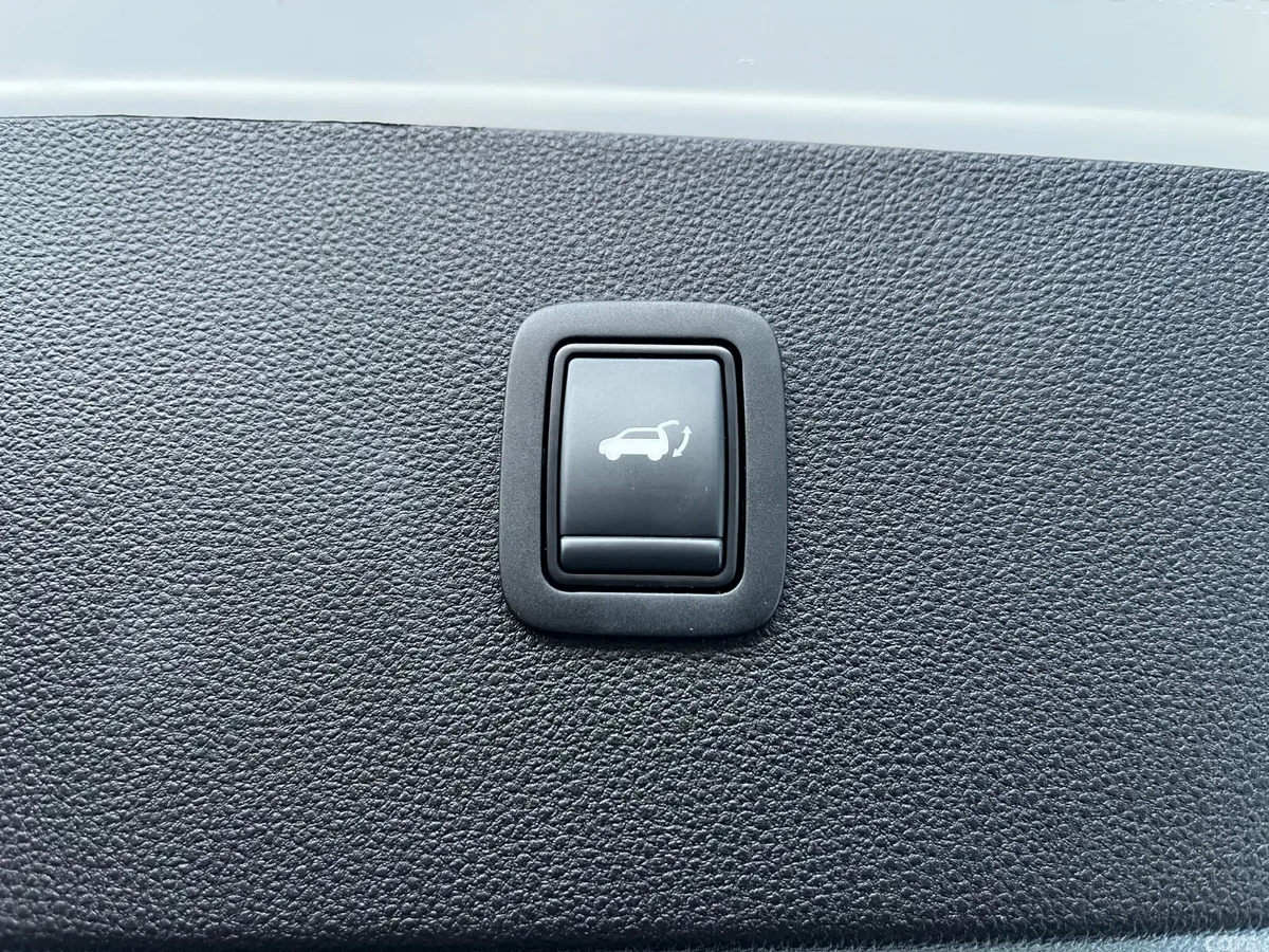 Dacia Bigster SUV, Petrol Hybrid, 2026, White