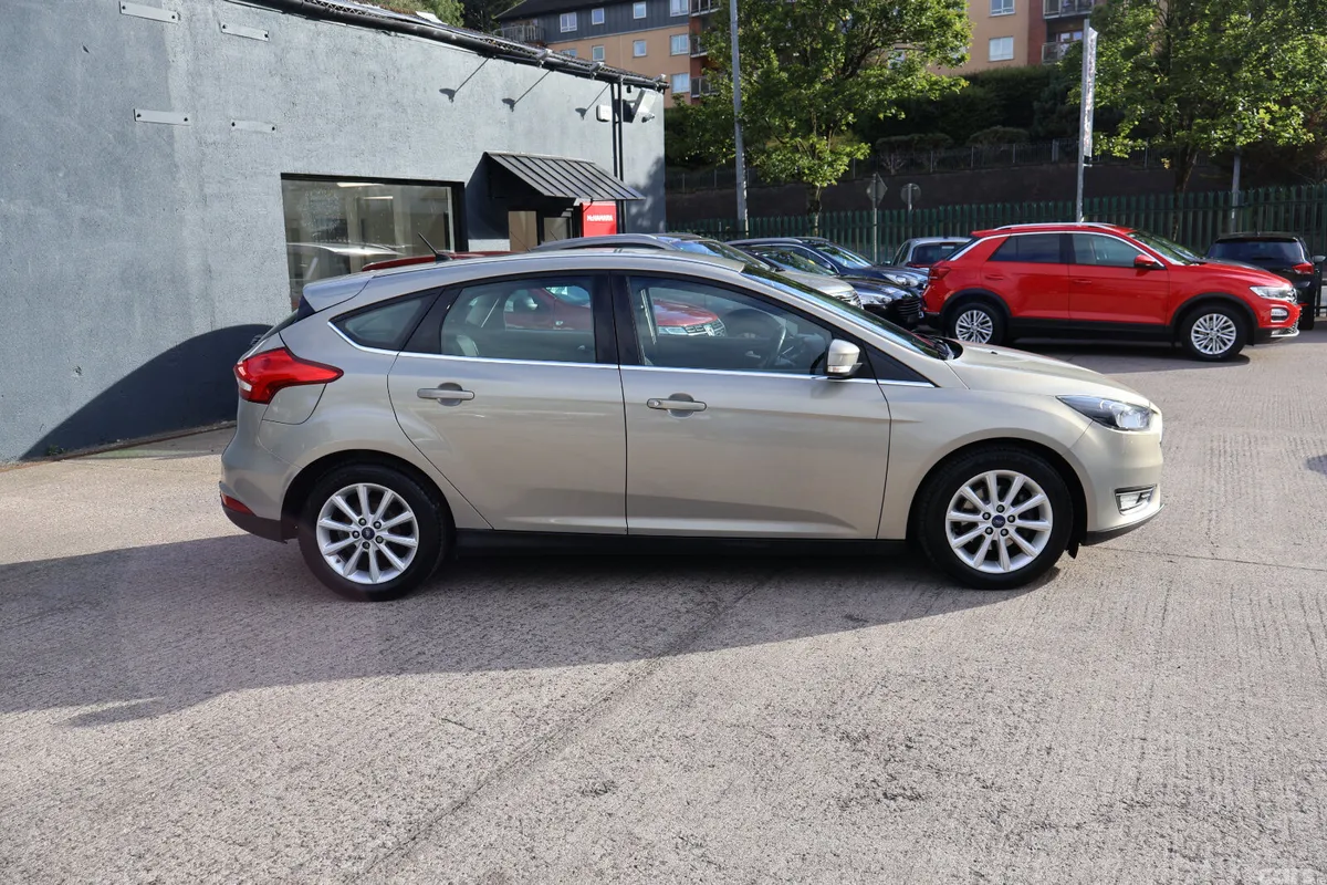 Ford Focus Hatchback, Diesel, 2016, Silver
