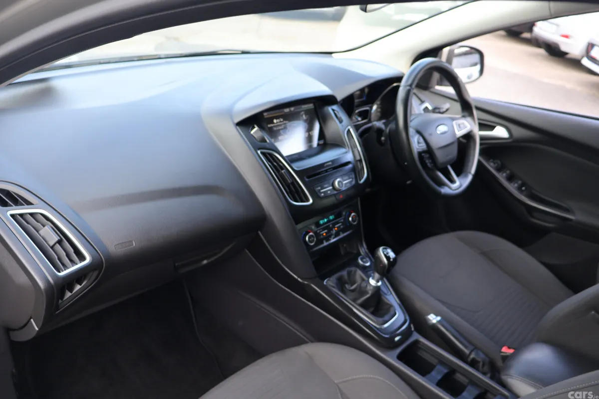 Ford Focus Hatchback, Diesel, 2016, Silver