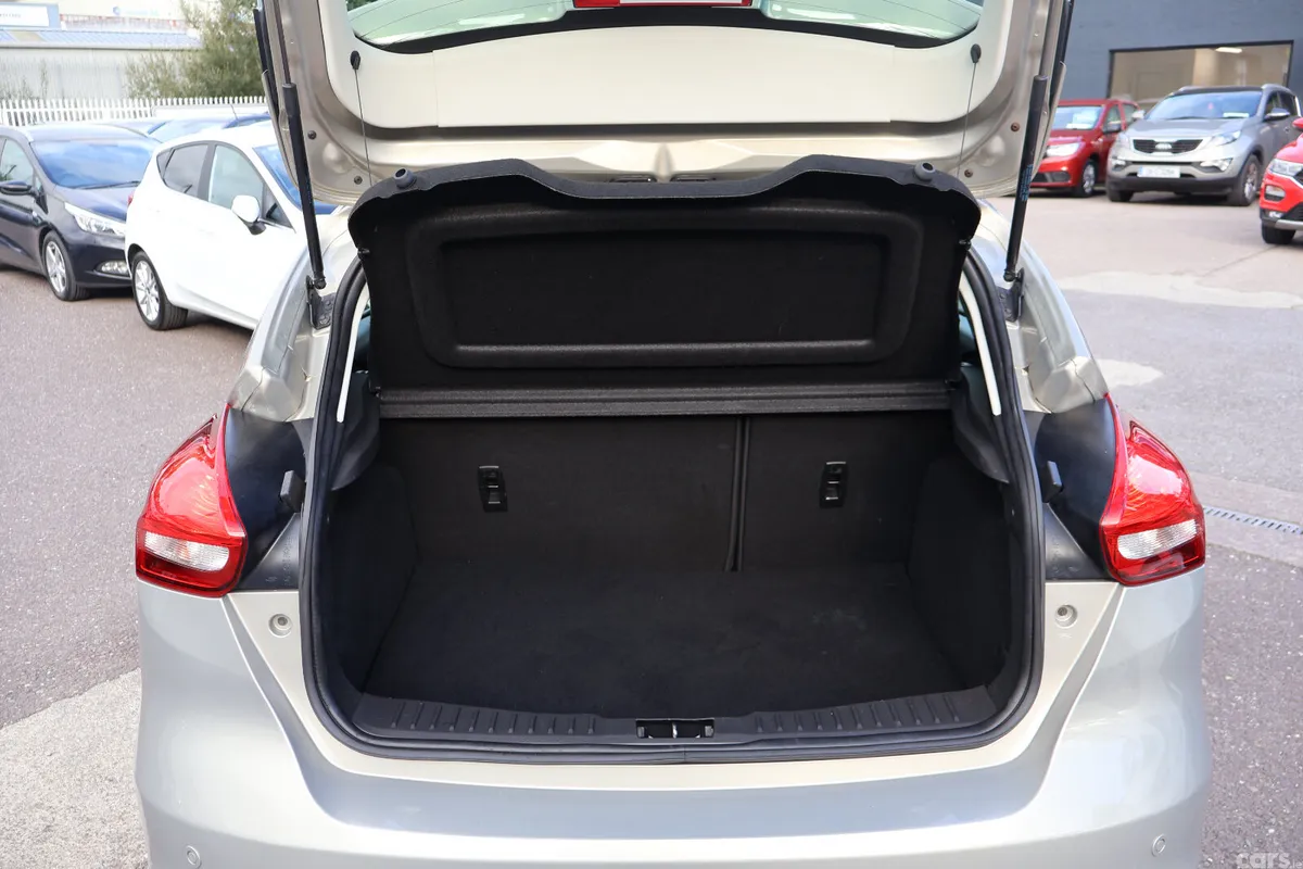 Ford Focus Hatchback, Diesel, 2016, Silver