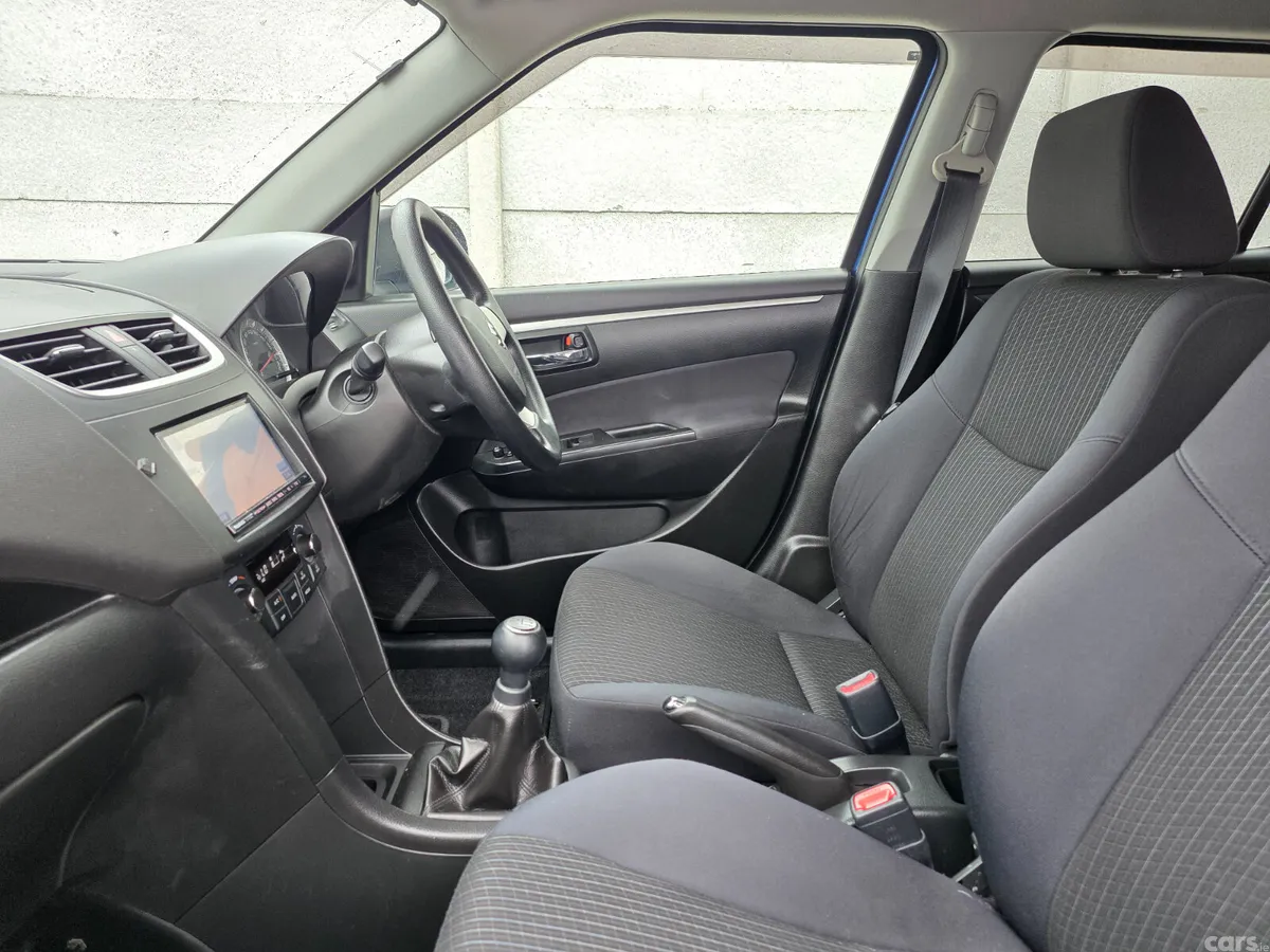 Suzuki Swift Hatchback, Petrol, 2016, Blue