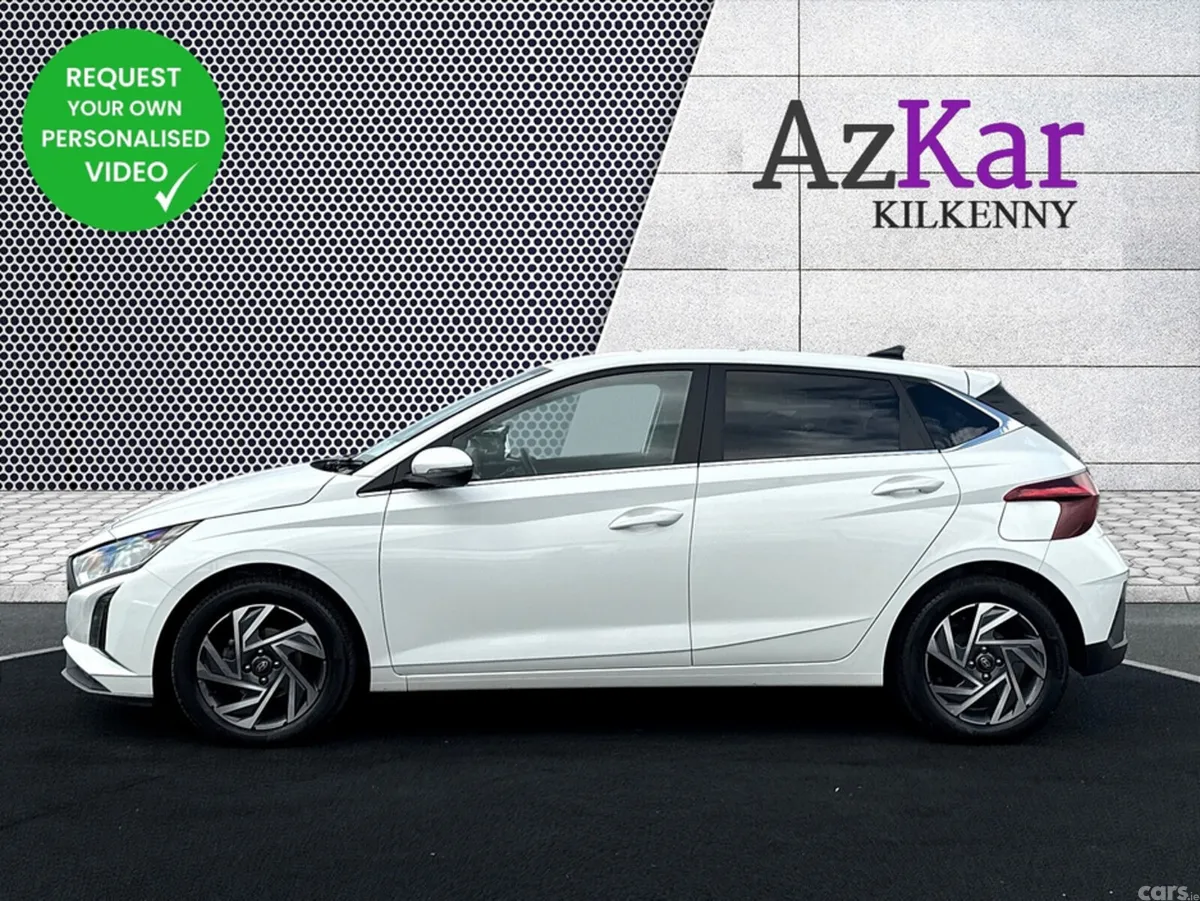 Hyundai i20 Hatchback, Petrol, 2025, White