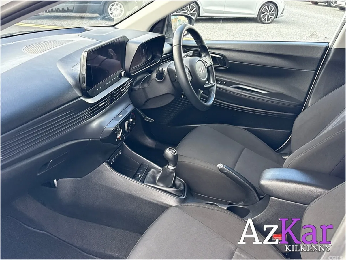 Hyundai i20 Hatchback, Petrol, 2025, White