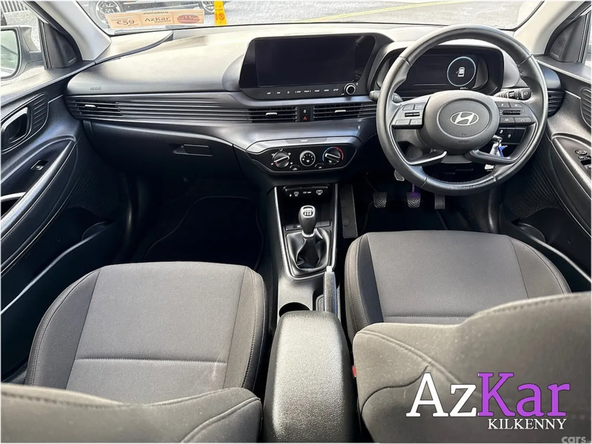 Hyundai i20 Hatchback, Petrol, 2025, White