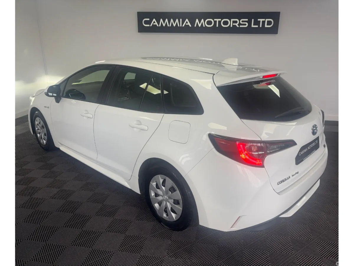 Toyota Corolla Estate, Petrol Hybrid, 2019, White