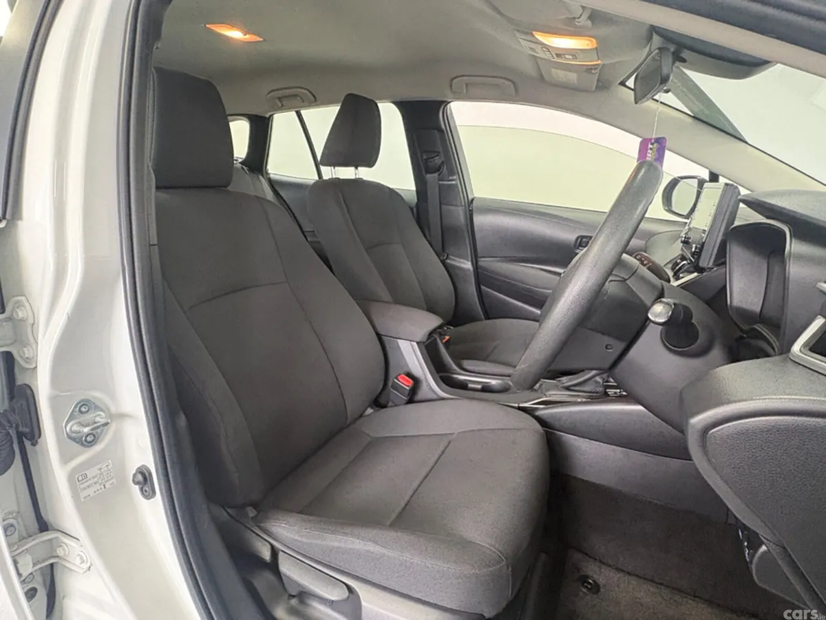 Toyota Corolla Estate, Petrol Hybrid, 2019, White