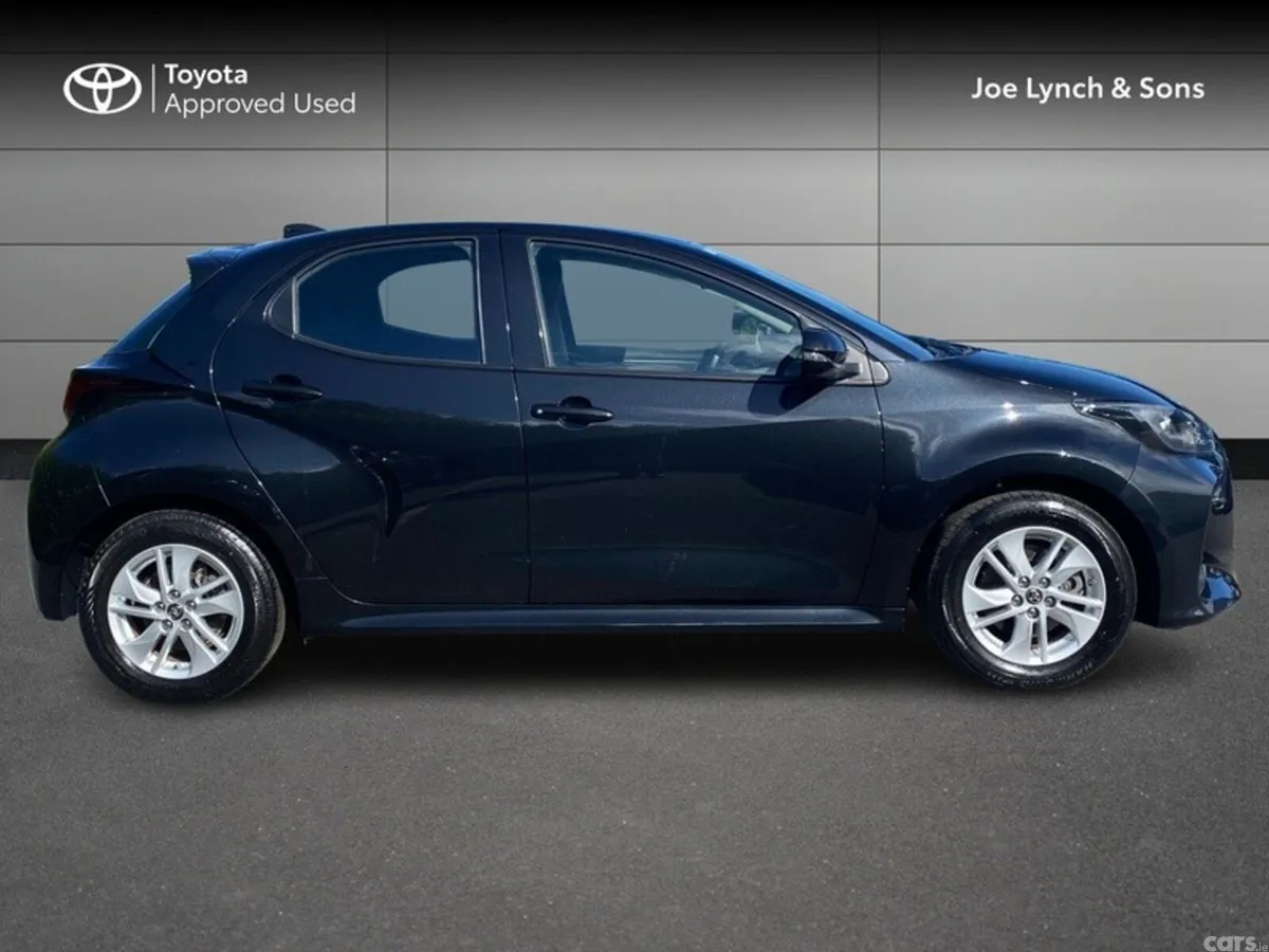Toyota Yaris Hatchback, Petrol Hybrid, 2024, Black