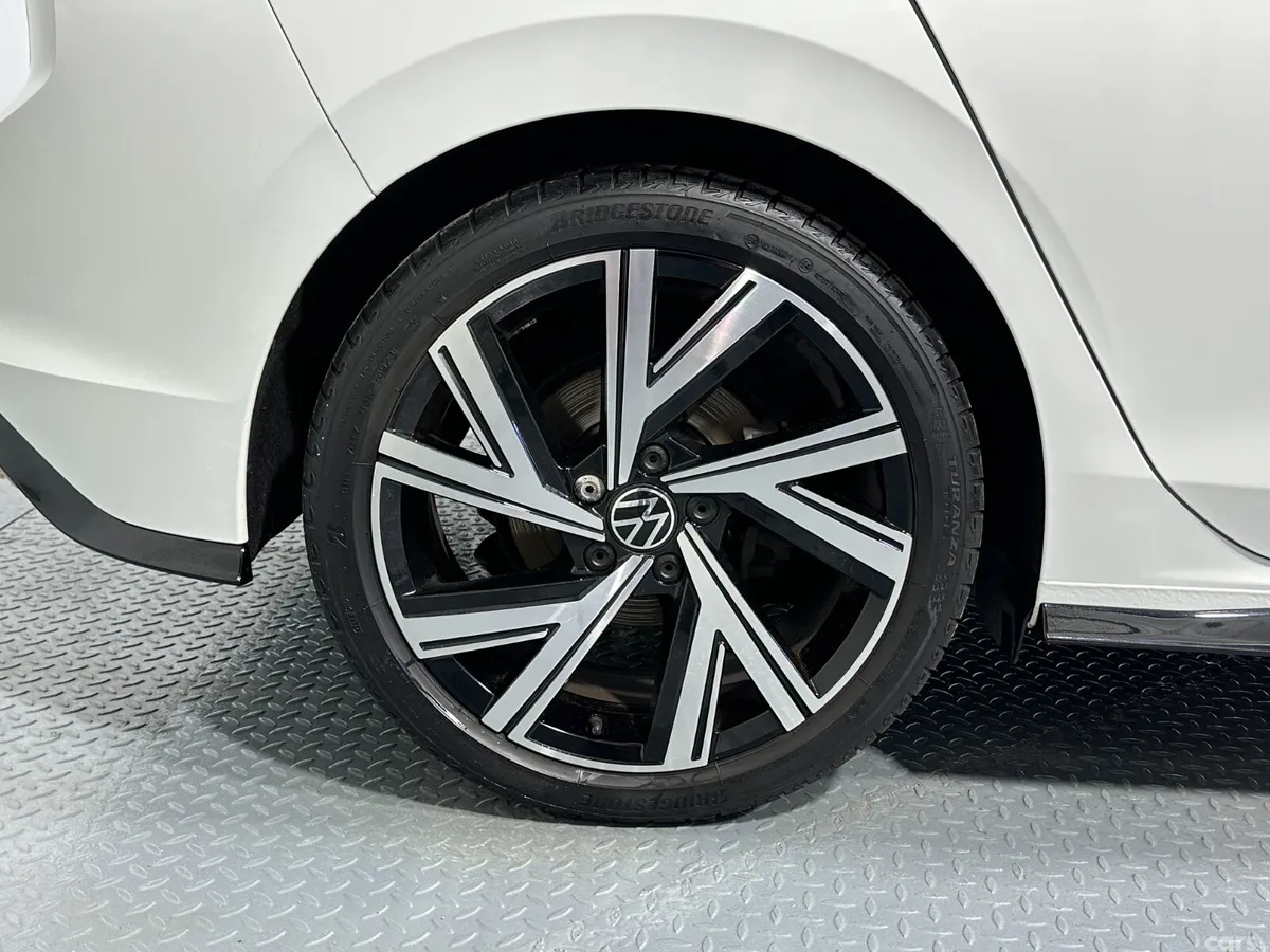 Volkswagen Golf Estate, Diesel, 2024, White