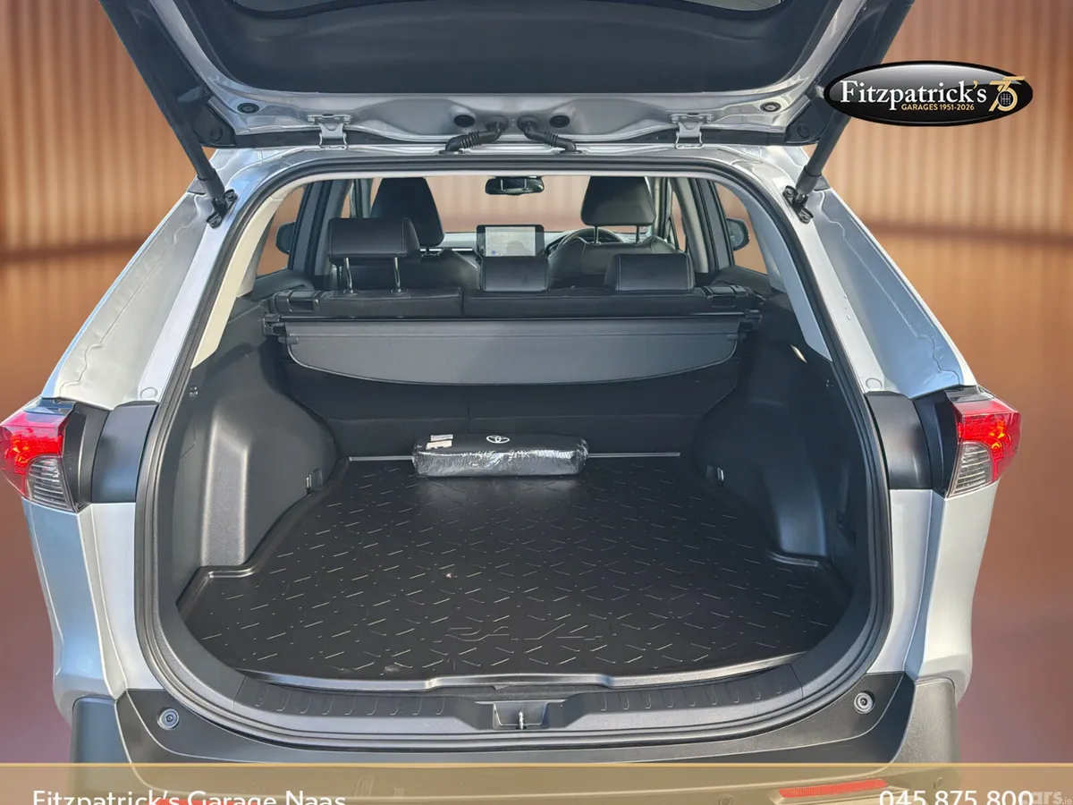 Toyota RAV4 SUV, Petrol Hybrid, 2024, Grey