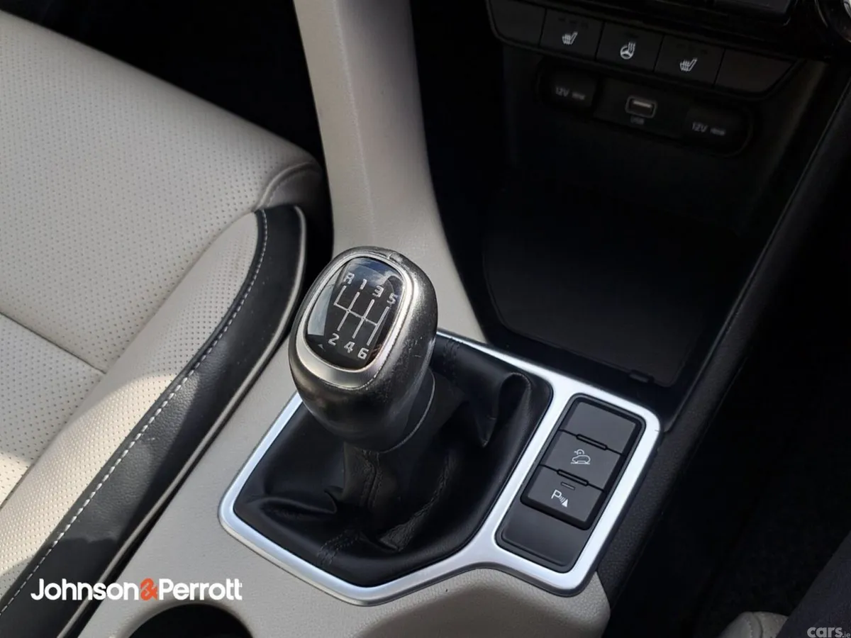 Kia Sportage SUV, Diesel Hybrid, 2021, Red