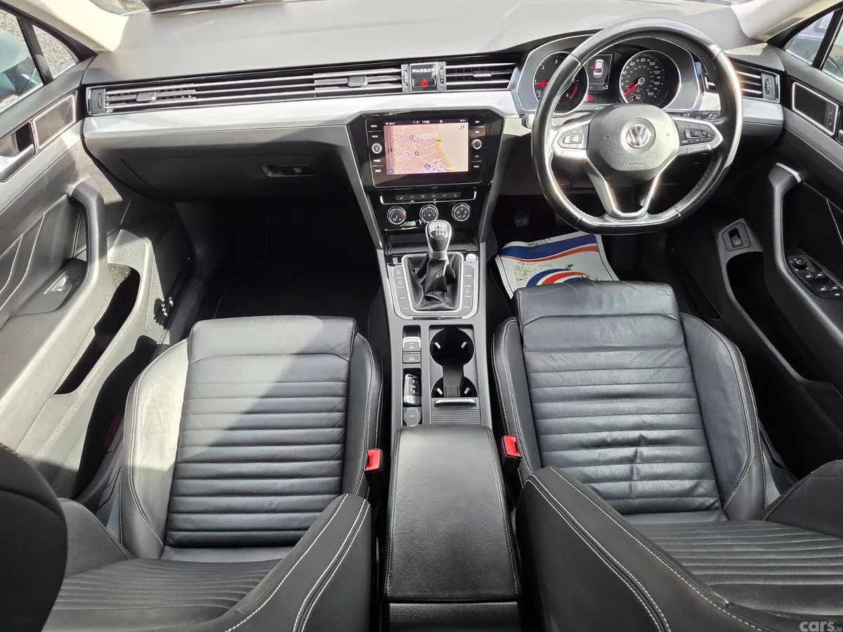 Volkswagen Passat Saloon, Diesel, 2020, Silver