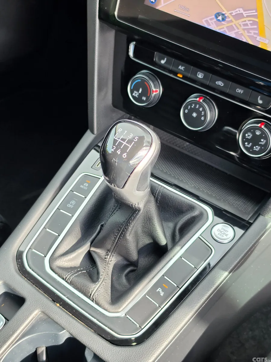 Volkswagen Passat Saloon, Diesel, 2020, Silver