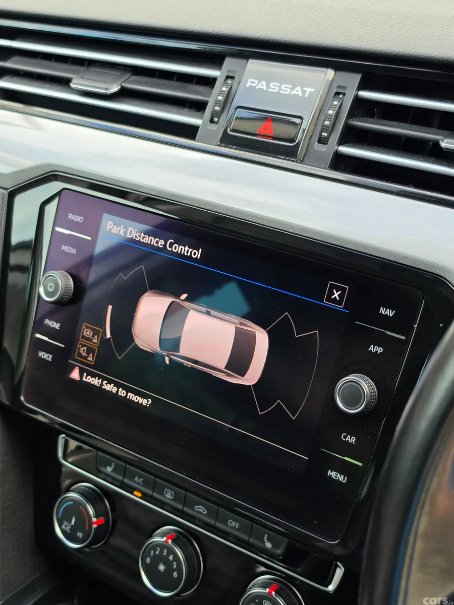 Volkswagen Passat Saloon, Diesel, 2020, Silver