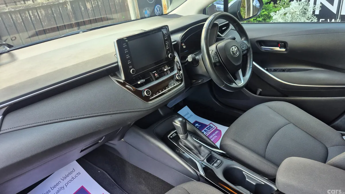 Toyota Corolla Saloon, Petrol Hybrid, 2019, Grey
