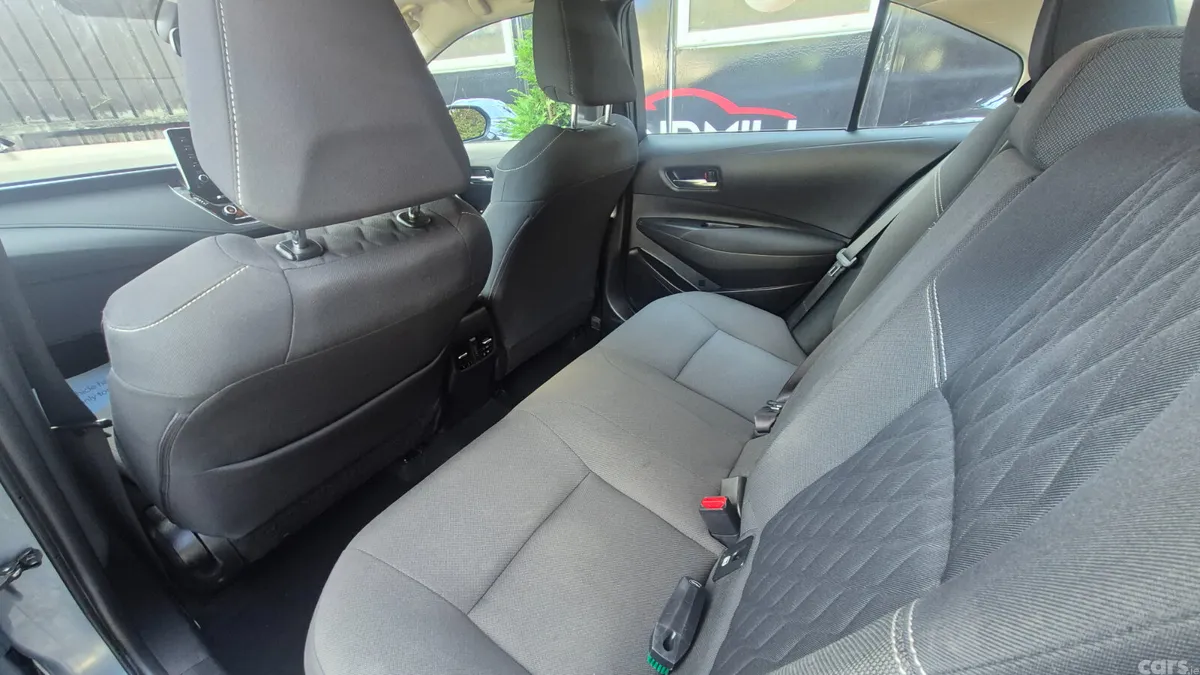 Toyota Corolla Saloon, Petrol Hybrid, 2019, Grey