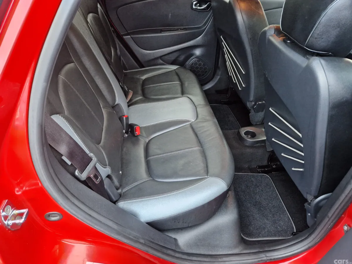 Renault Captur Hatchback, Diesel, 2017, Red