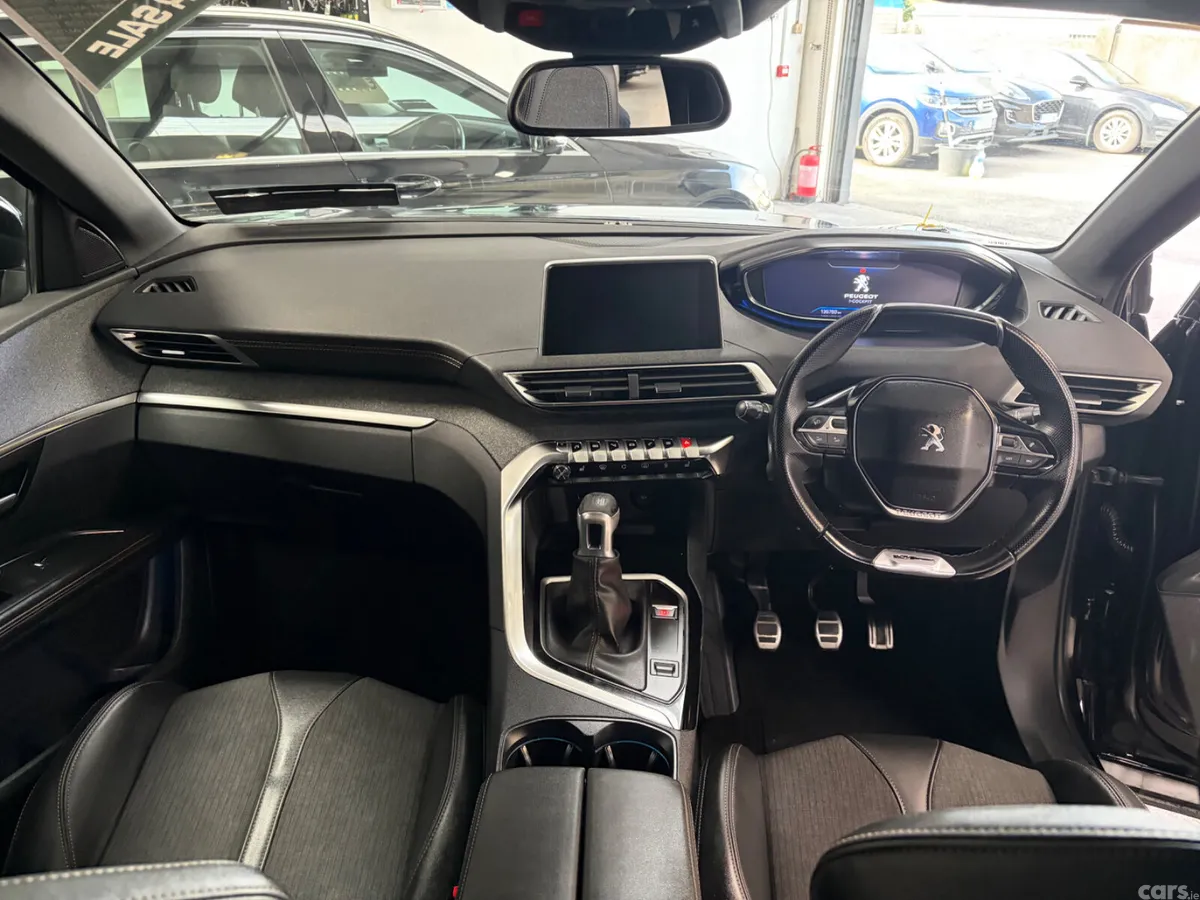 Peugeot 5008 MPV, Diesel, 2019, Black