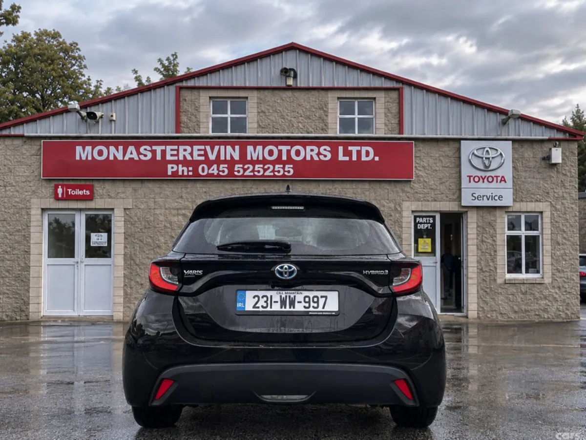 Toyota Yaris Hatchback, Petrol Hybrid, 2023, Black