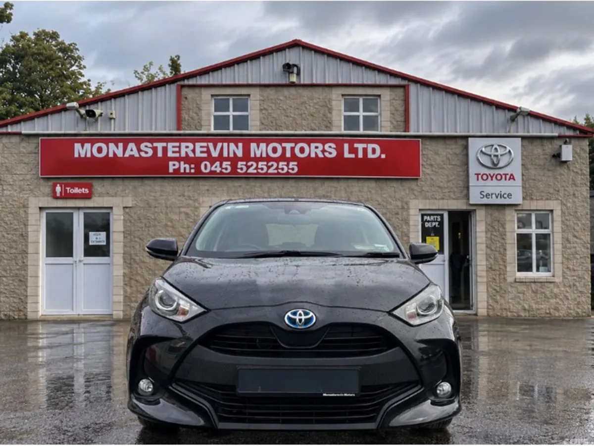 Toyota Yaris Hatchback, Petrol Hybrid, 2023, Black