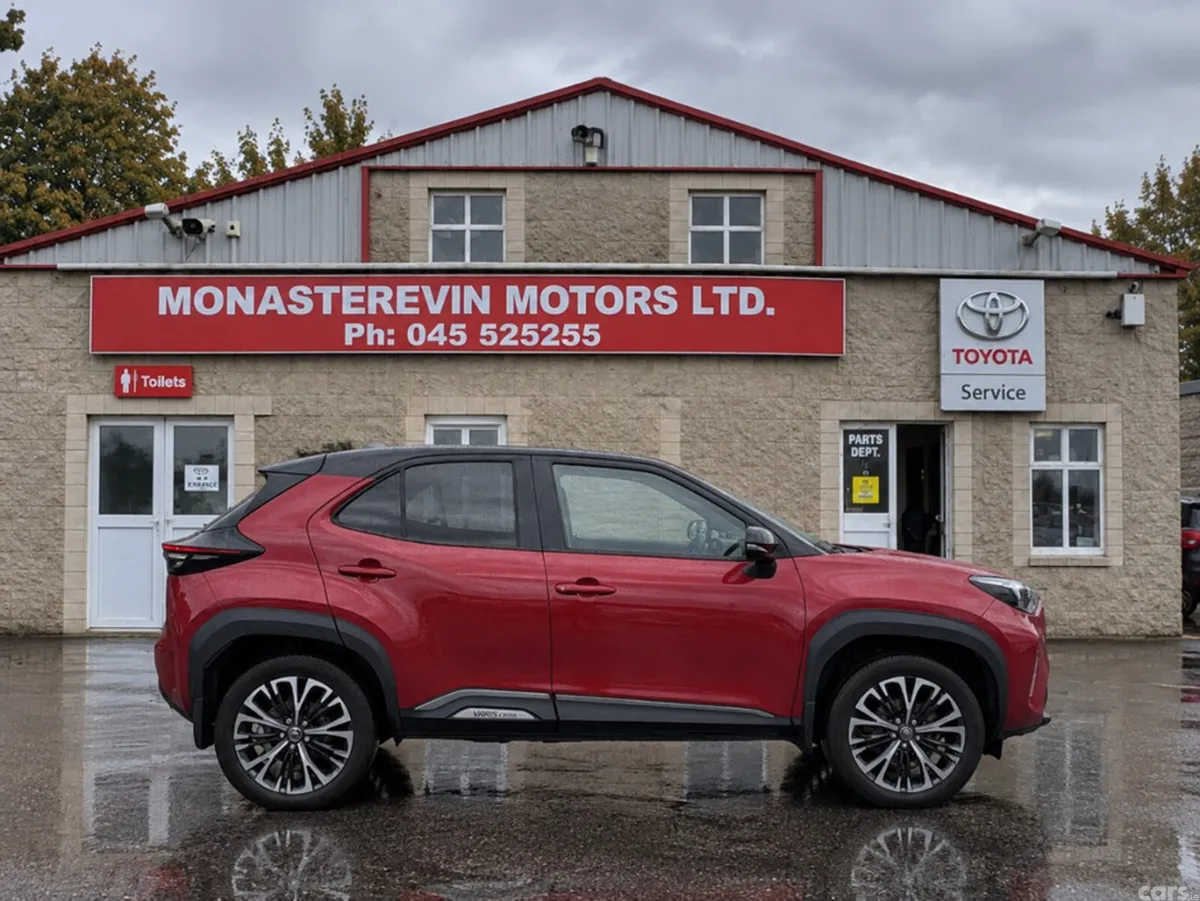 Toyota Yaris Cross Hatchback, Petrol Hybrid, 2023, Red