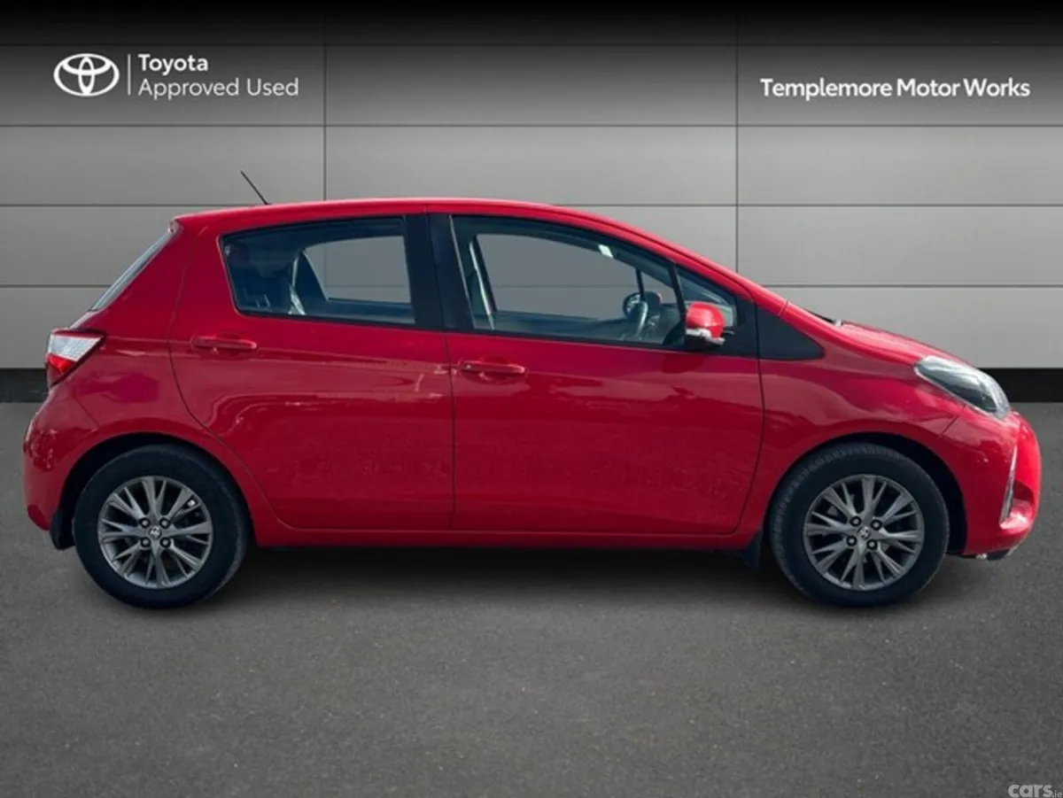 Toyota Yaris Hatchback, Petrol, 2018, Red