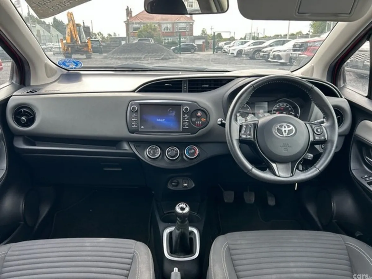 Toyota Yaris Hatchback, Petrol, 2018, Red