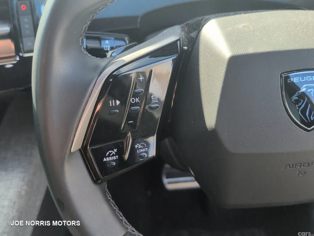 Peugeot 5008 SUV, Petrol Hybrid, 2026, White
