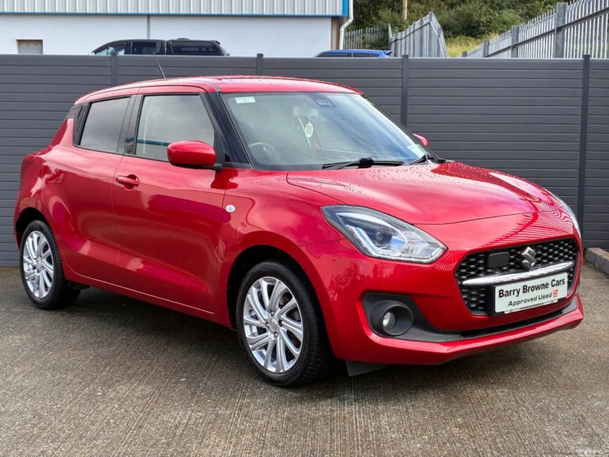 Suzuki Swift Hatchback, Petrol, 2021, Red