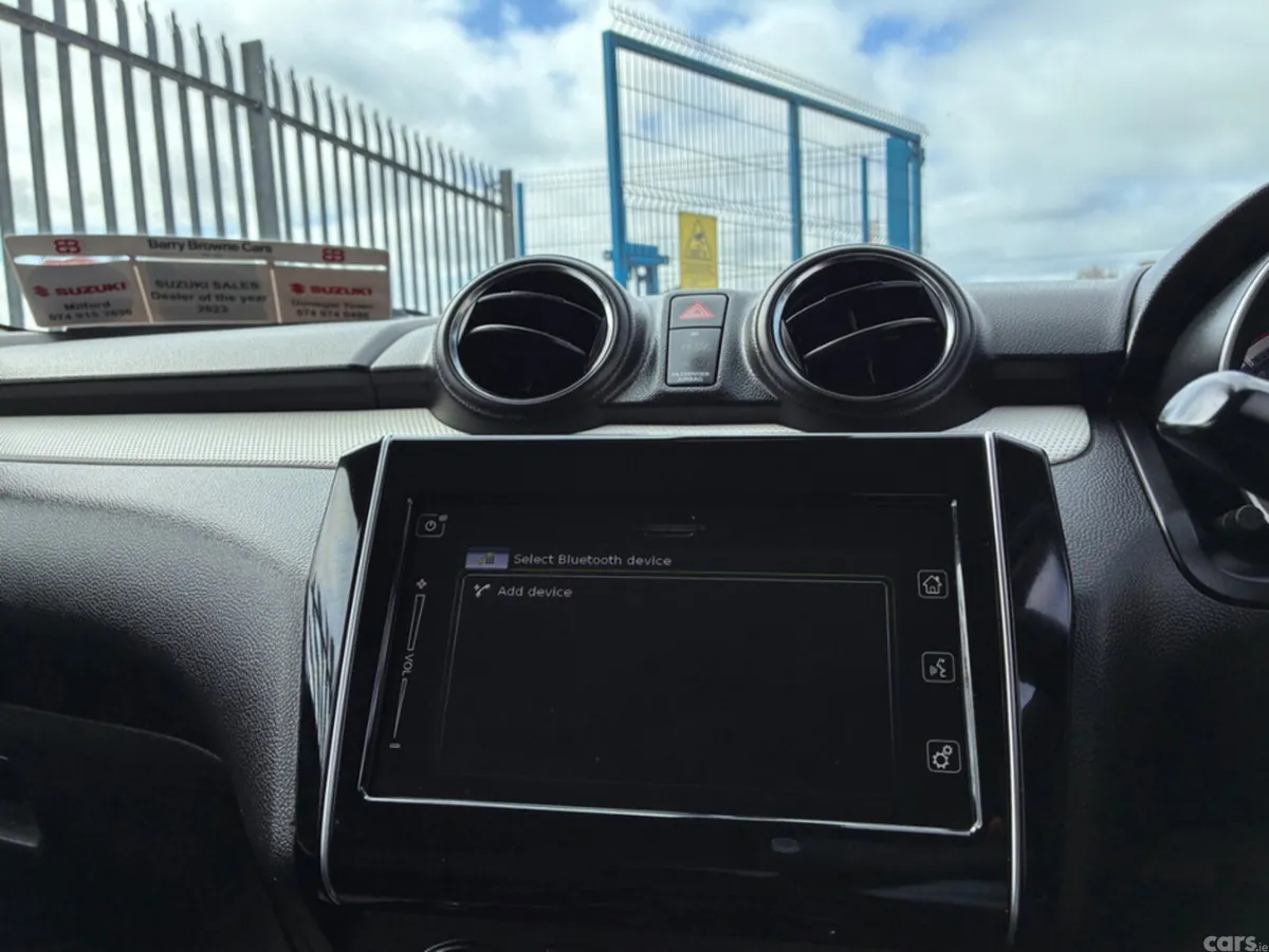 Suzuki Swift Hatchback, Petrol, 2021, Red
