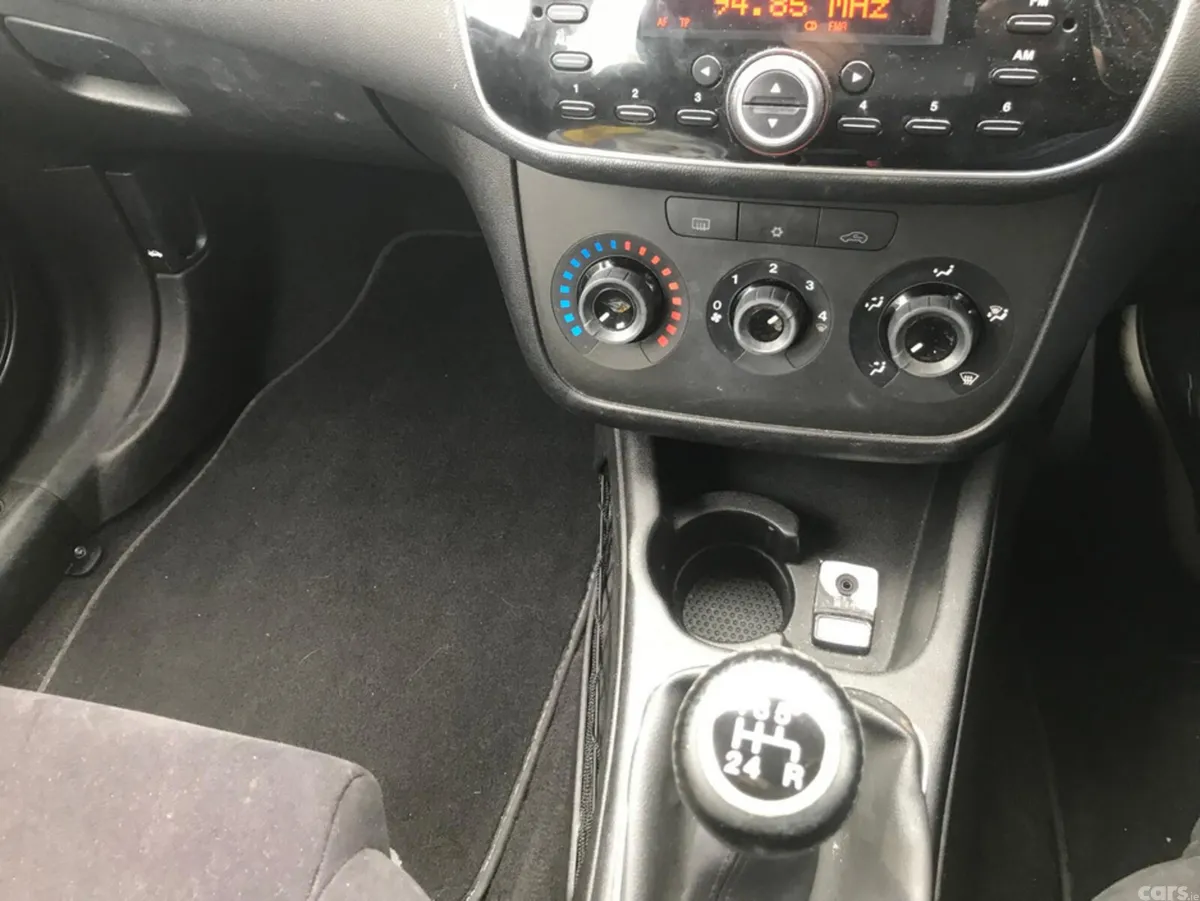 Fiat Punto Hatchback, Petrol, 2014, Red