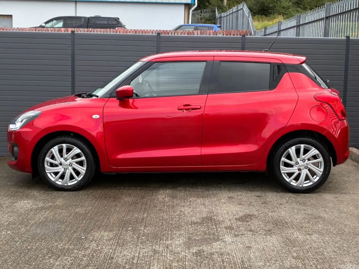 Suzuki Swift Hatchback, Petrol, 2021, Red