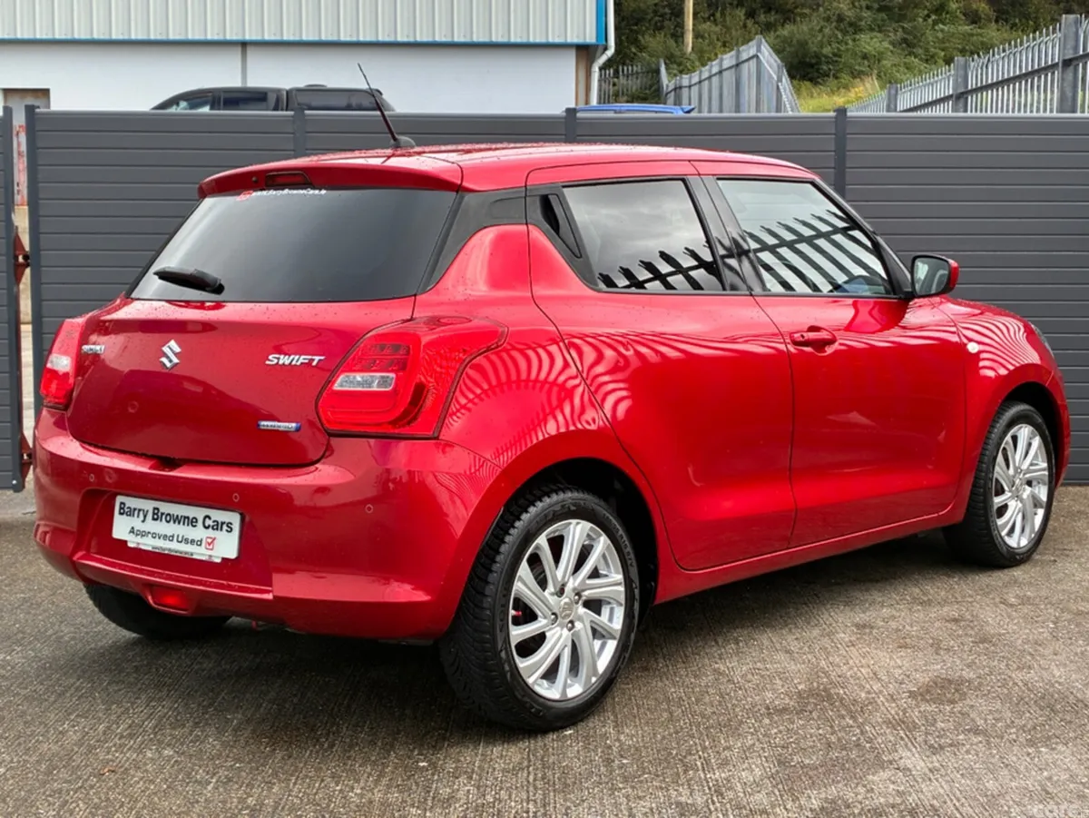 Suzuki Swift Hatchback, Petrol, 2021, Red