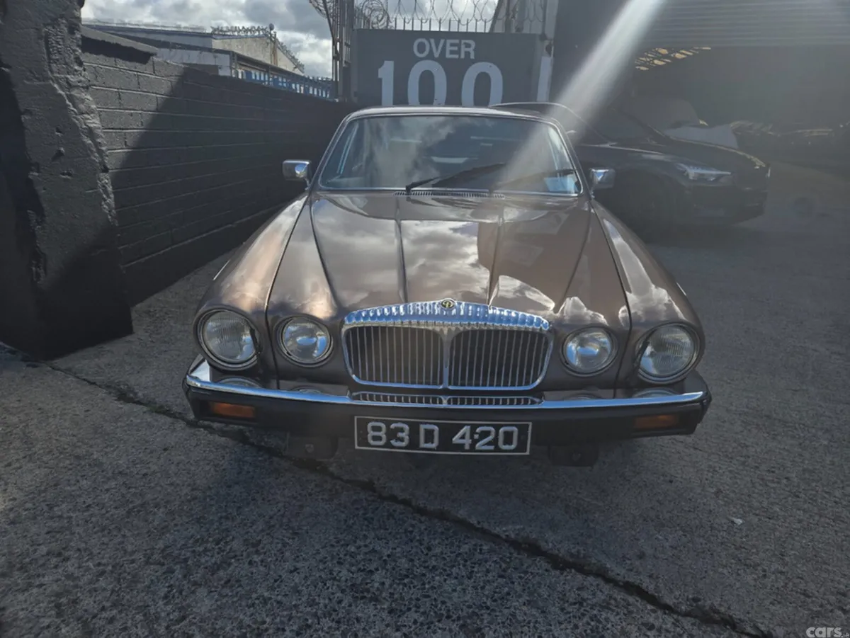 Daimler Other Saloon, Petrol, 1983, Brown