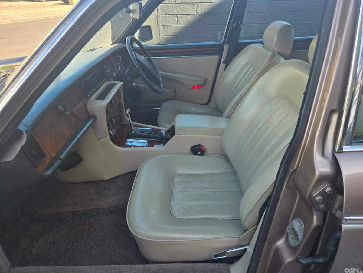 Daimler Other Saloon, Petrol, 1983, Brown