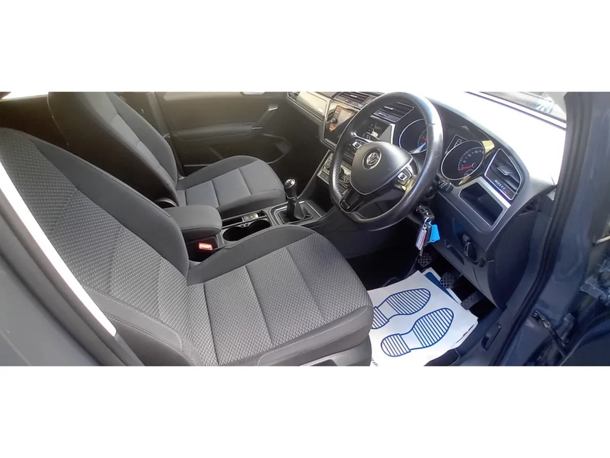 Volkswagen Touran MPV, Diesel, 2019, Grey