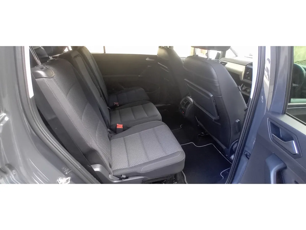 Volkswagen Touran MPV, Diesel, 2019, Grey