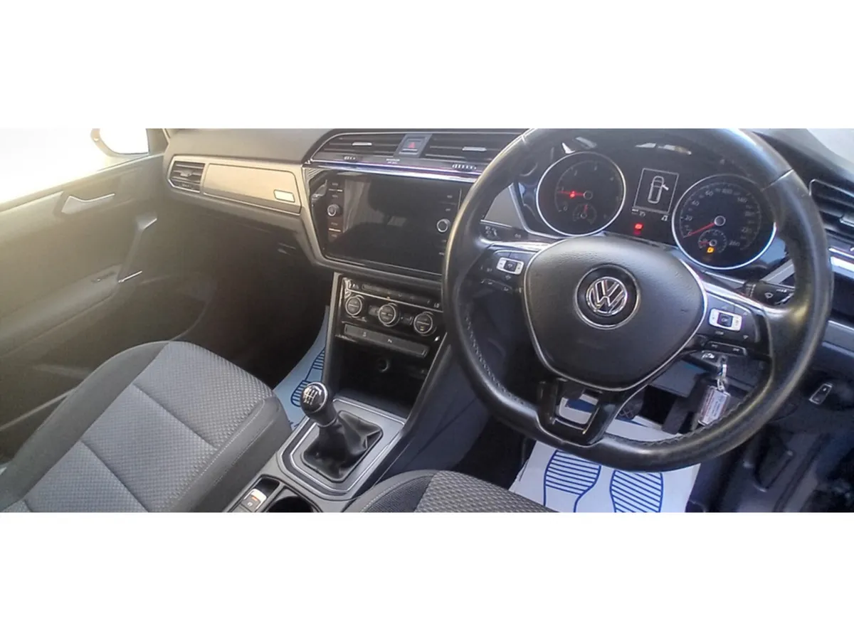 Volkswagen Touran MPV, Diesel, 2019, Grey
