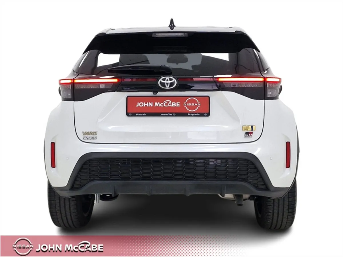 Toyota Yaris Cross Hatchback, Petrol Hybrid, 2023, White