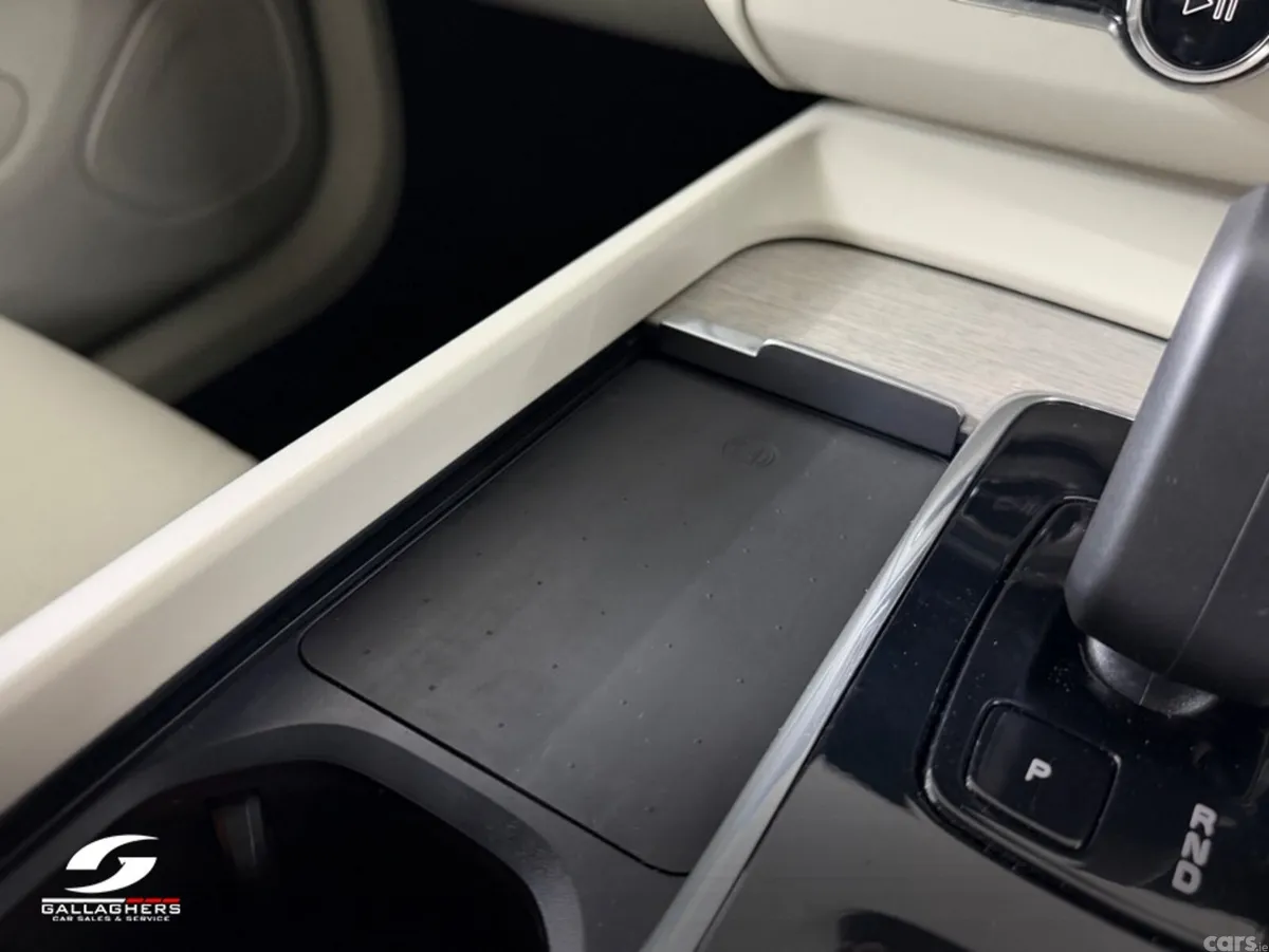 Volvo XC60 SUV, Petrol Plug-in Hybrid, 2023, Black