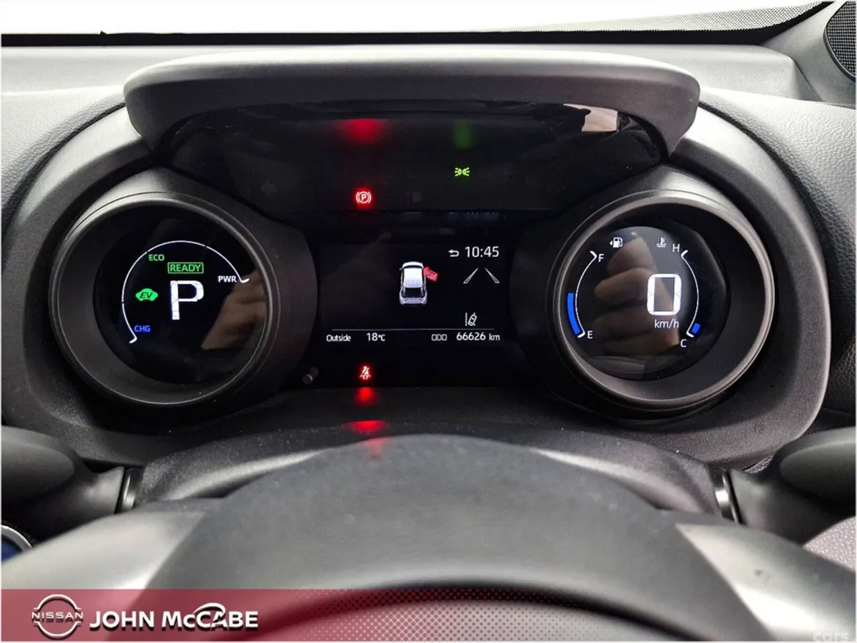 Toyota Yaris Cross Hatchback, Petrol Hybrid, 2023, White