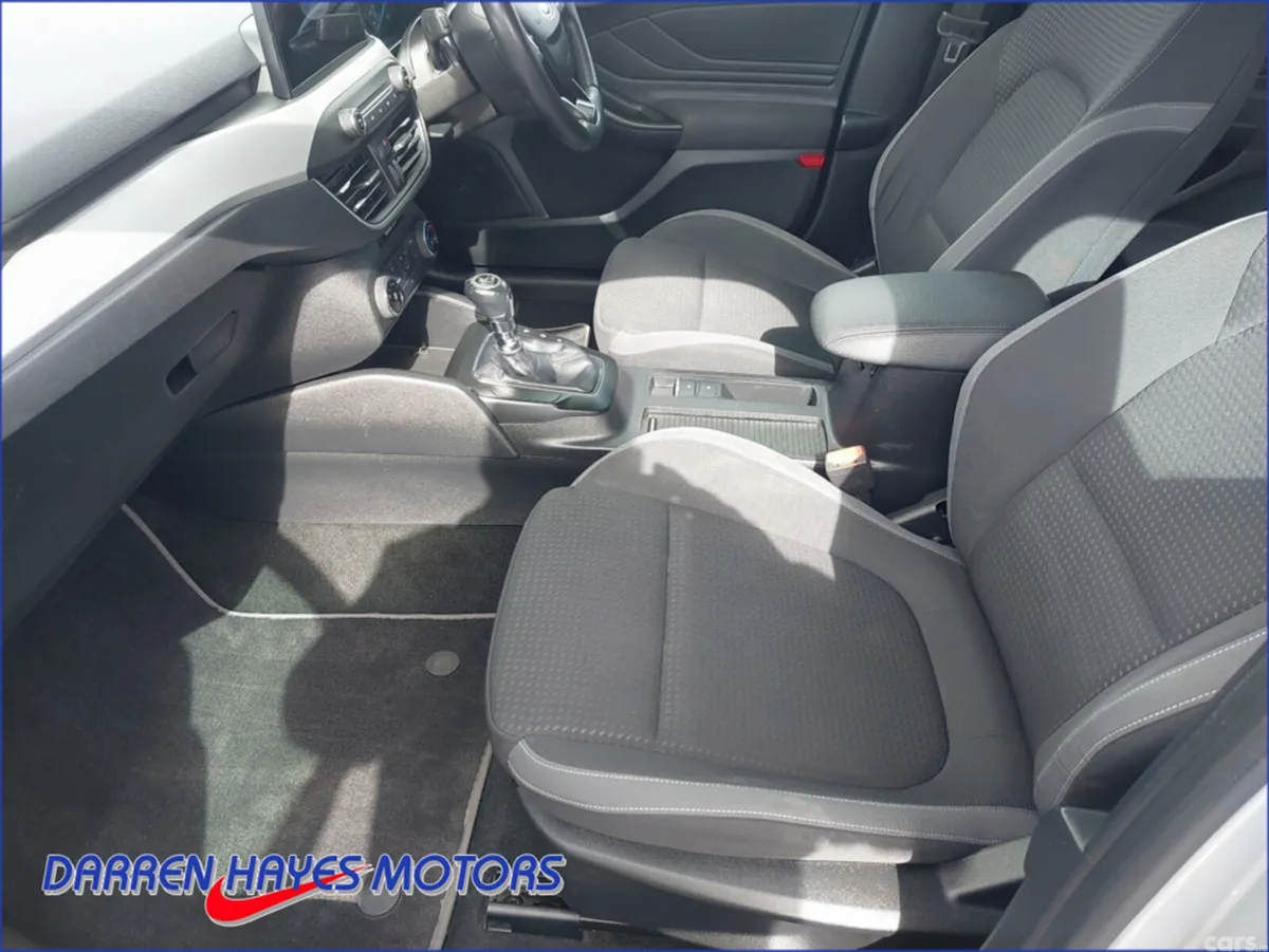 Ford Focus Hatchback, Petrol, 2019, Silver