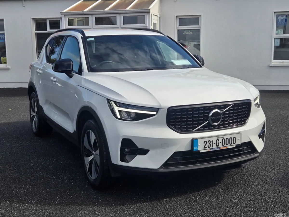 Volvo XC40 Estate, Petrol Plug-in Hybrid, 2023, White