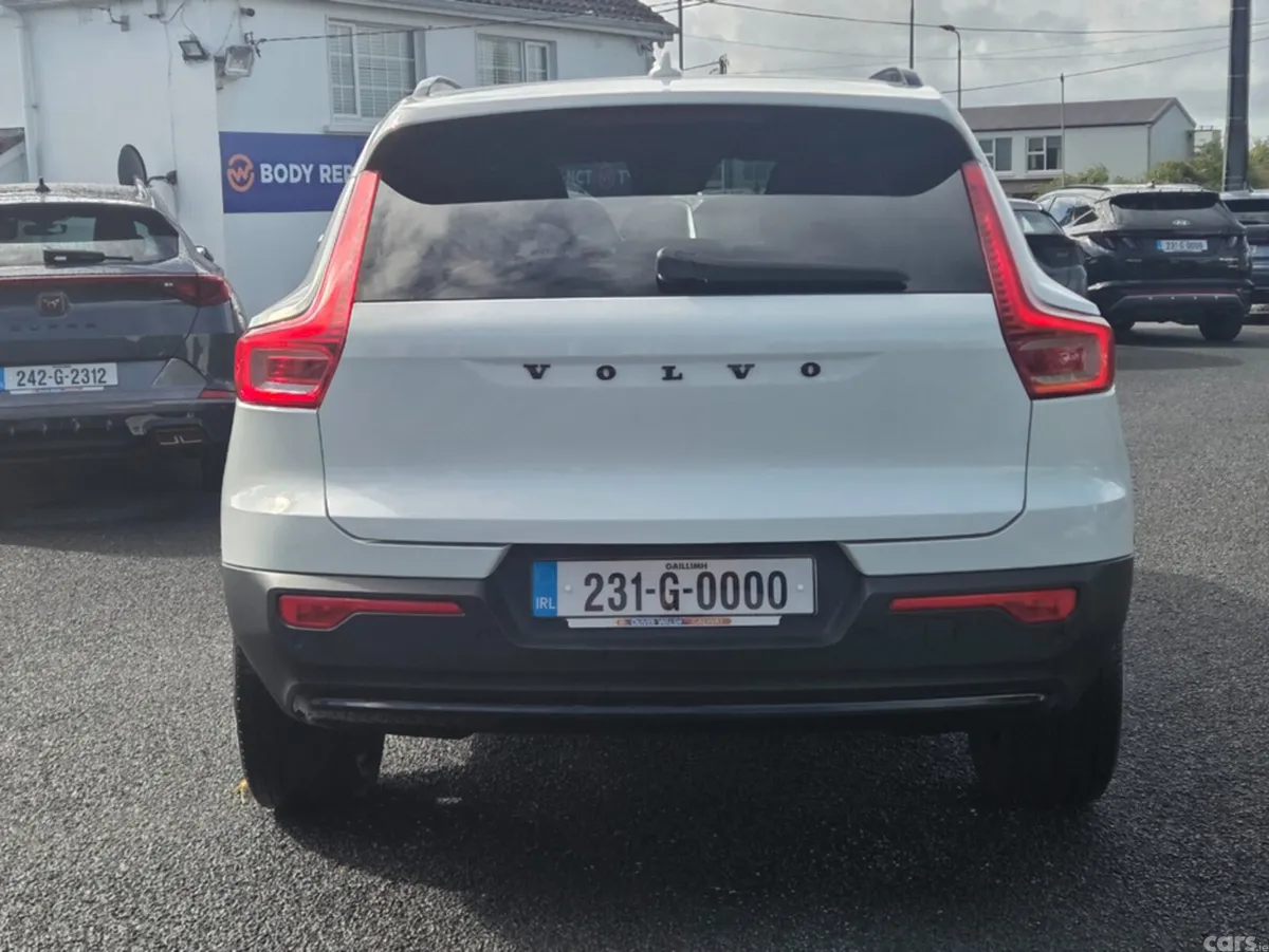 Volvo XC40 Estate, Petrol Plug-in Hybrid, 2023, White
