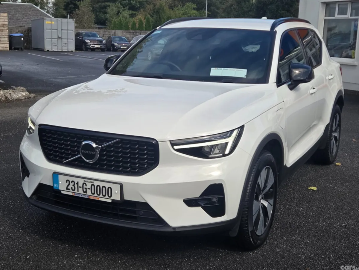 Volvo XC40 Estate, Petrol Plug-in Hybrid, 2023, White