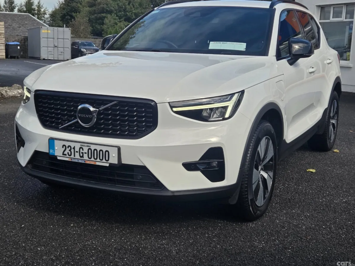 Volvo XC40 Estate, Petrol Plug-in Hybrid, 2023, White