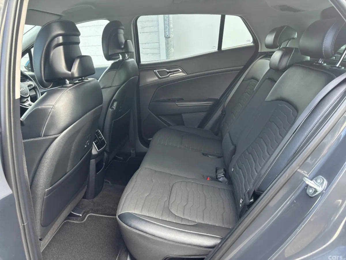 Kia Sportage MPV, Petrol Plug-in Hybrid, 2023, Grey