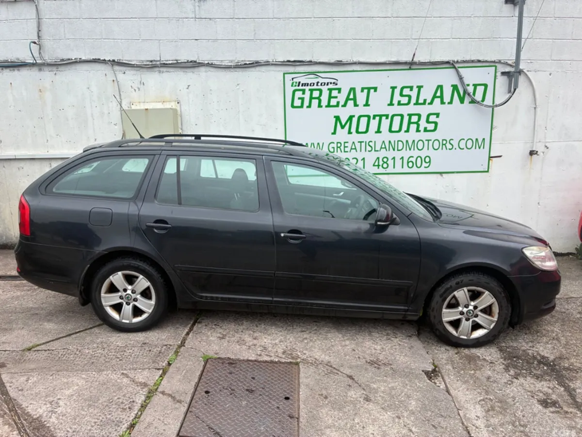 Skoda Octavia Estate, Diesel, 2010, Black