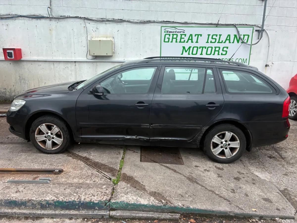 Skoda Octavia Estate, Diesel, 2010, Black