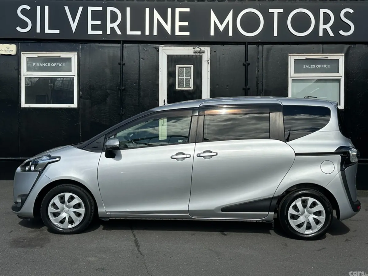 Toyota Sienta MPV, Petrol, 2017, Silver