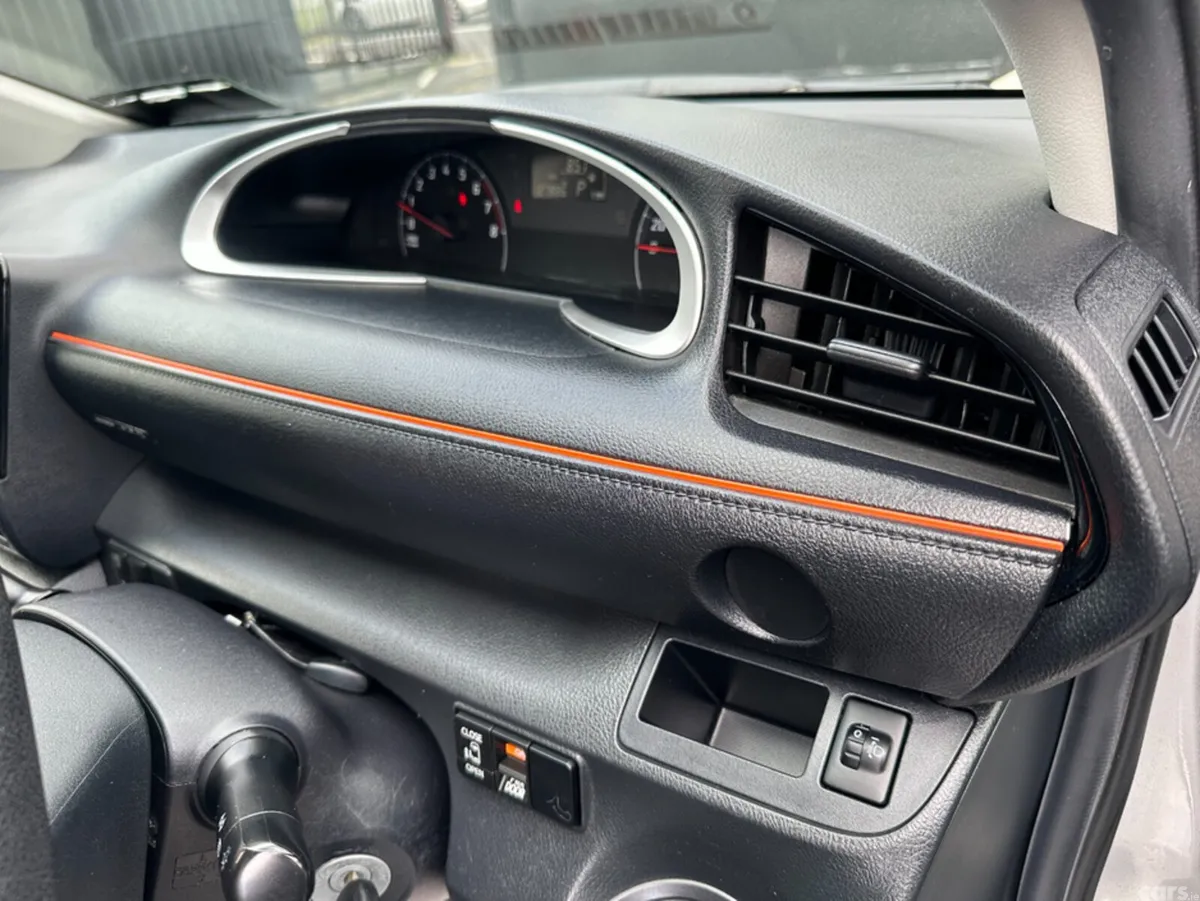Toyota Sienta MPV, Petrol, 2017, Silver